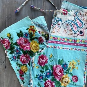 Gorgeous beaded vacation floral resort pants from Maui. ario brand, size small